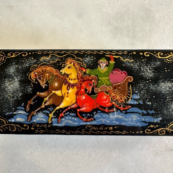 Russian Black Lacquer Box Horse Drawn Sleigh Trinket Box Signed Hand‎ Painted - Picture 1 of 6